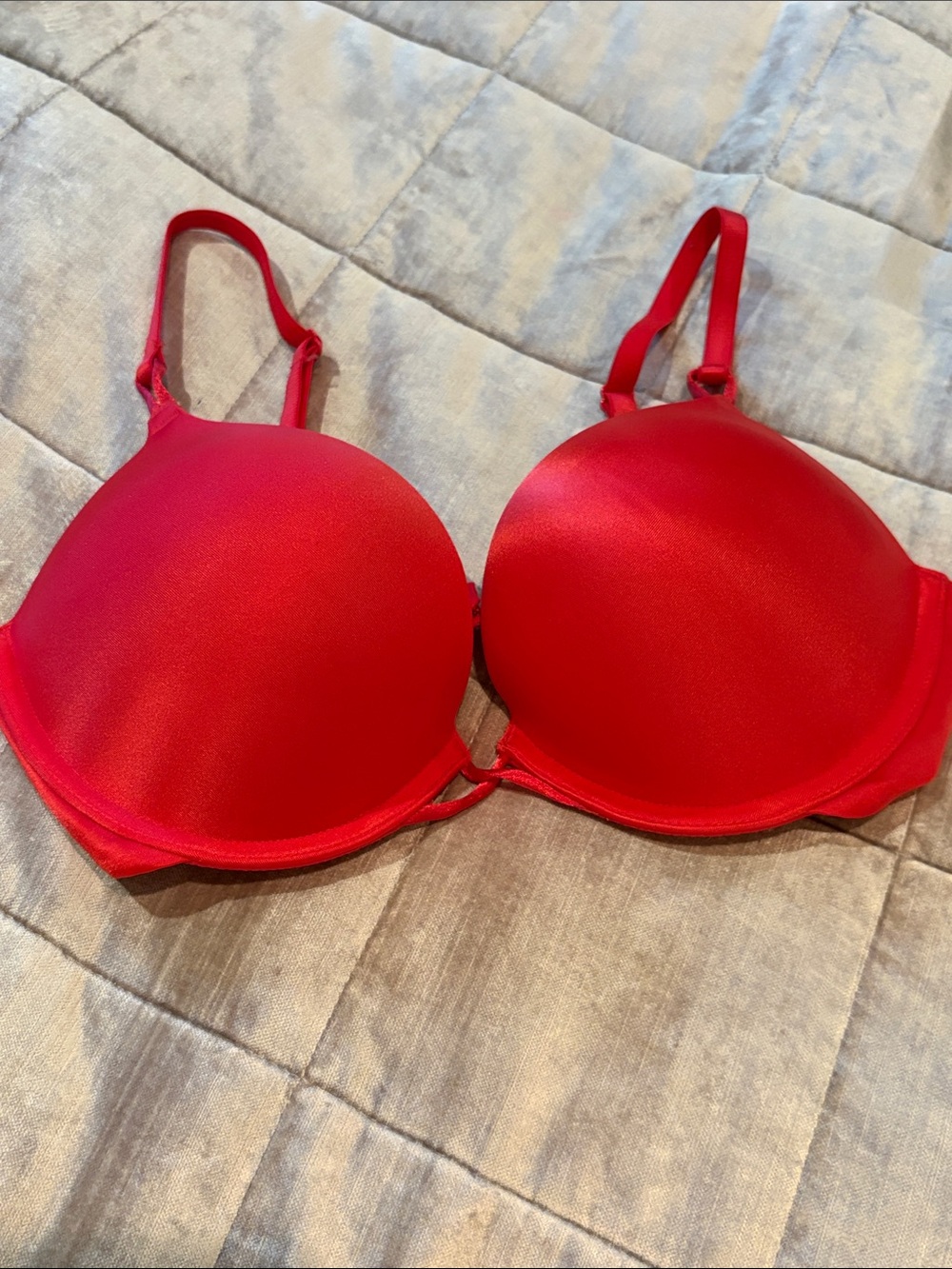 Victoria's Secret Red Smooth T-Shirt Bombshell Bra 32C